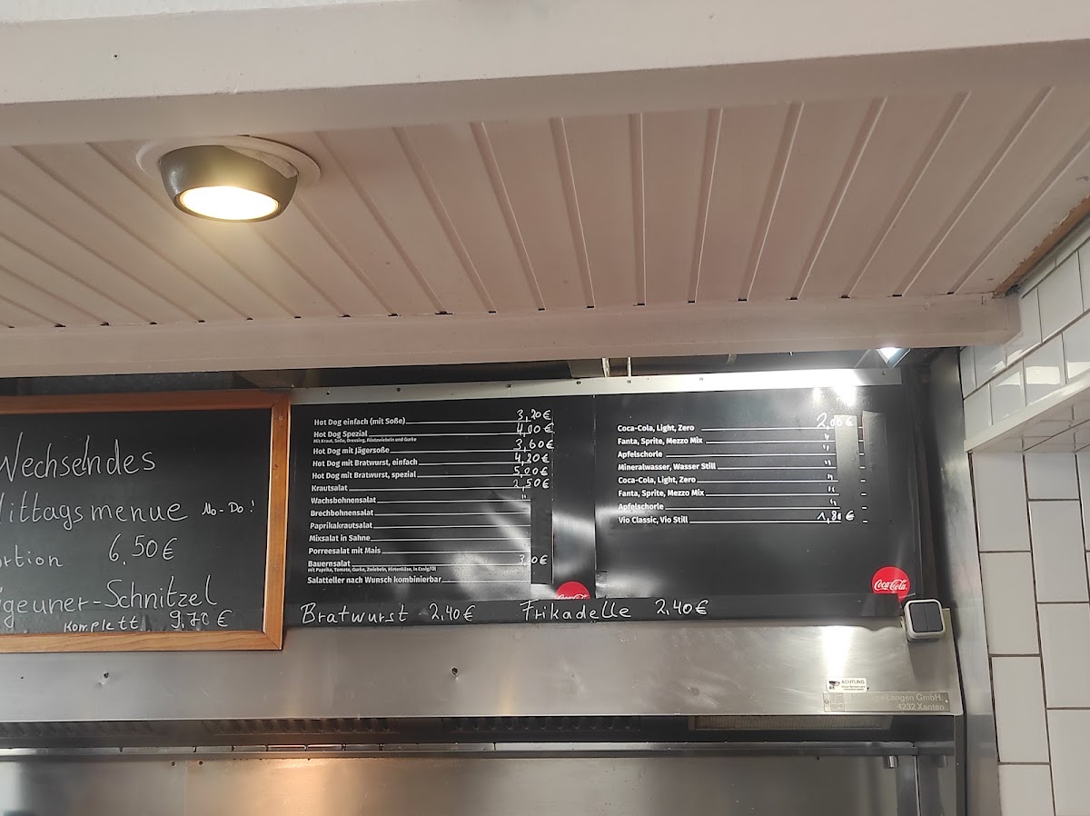 Speisekarte / Preistafel im Imbiss Dettmer